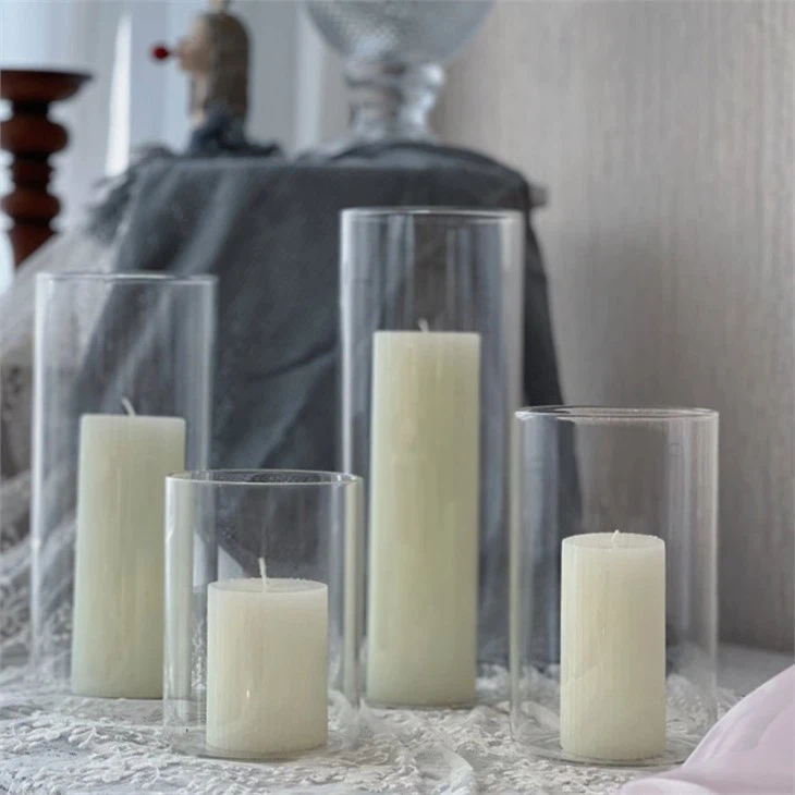 Udělejte Prohlášení Se Skleněným Svícnem